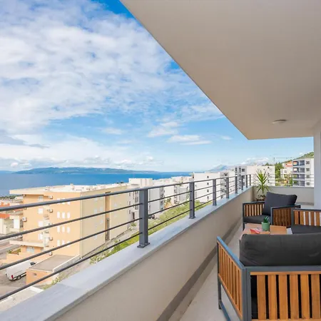 Lovely Apartment In Makarska With Wifi Appartement