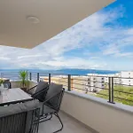 2 Bedroom Cozy In Lägenhet *