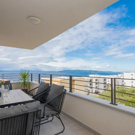 Lovely Apartment In Makarska With Wifi Apartman *