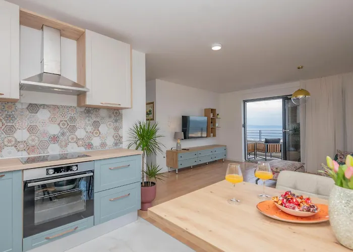 2 Bedroom Cozy In Apartment